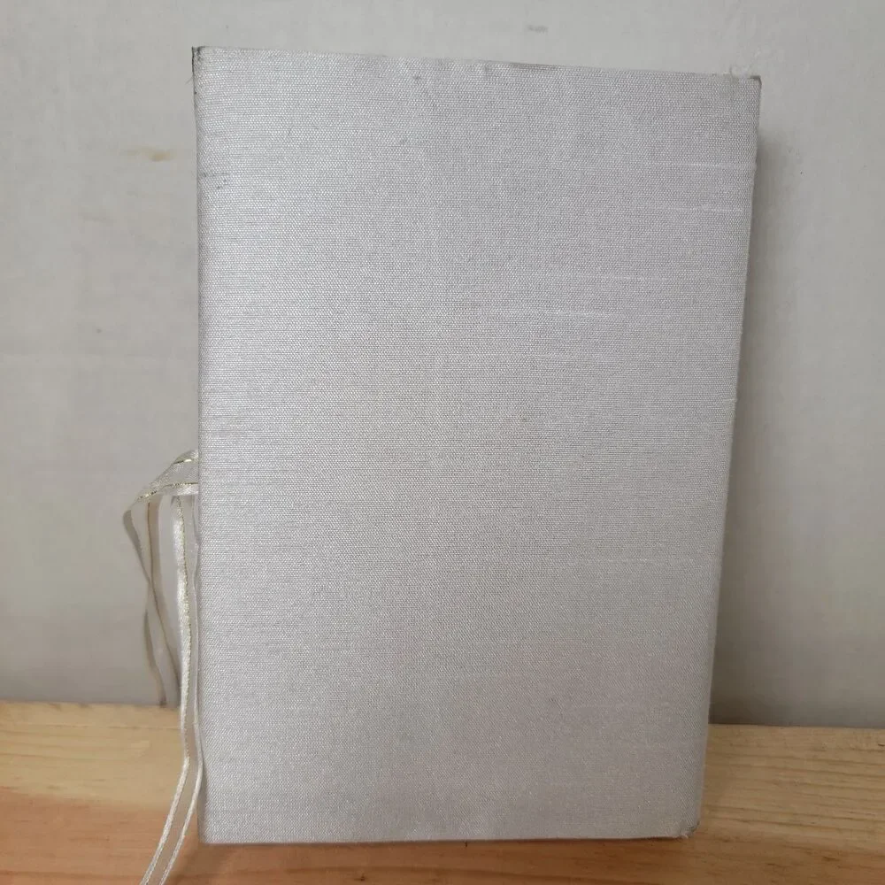 Holy Bible: New Testament - Satin and Ribbon Decorated 4.5